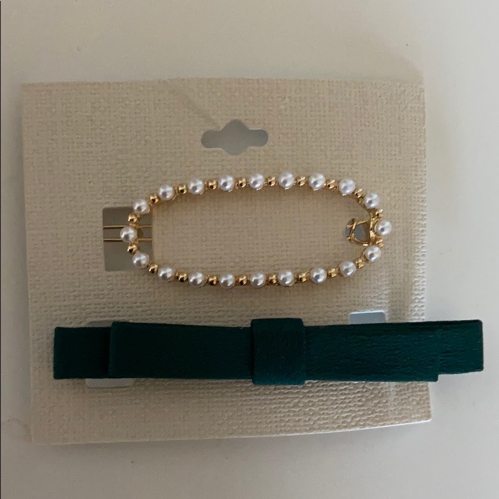 New Beret and clip set